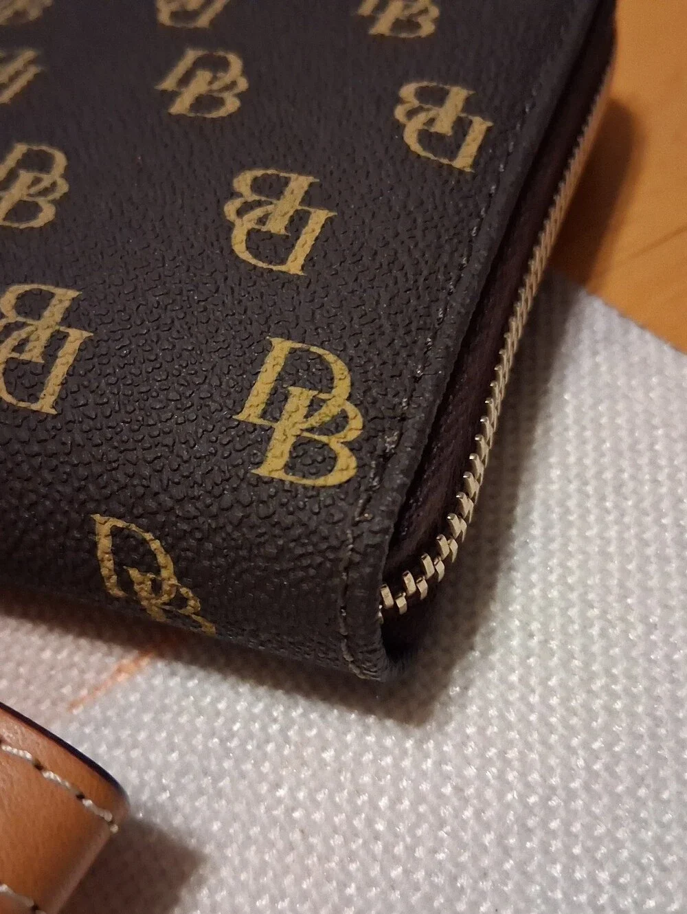 Dooney & Bourke Gretta Brown Tmoro Wallet Wristlet